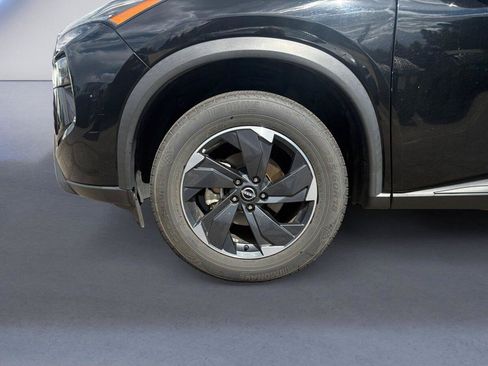Used 2024 Nissan Rogue SV AWD/4WD image 14