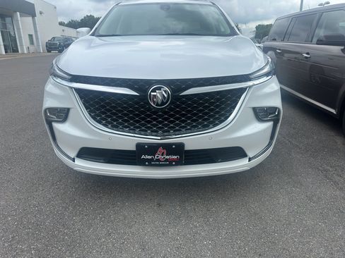 Used 2023 Buick Enclave Avenir w/ Avenir Technology Package image 5