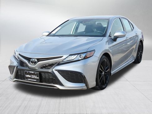 Used 2024 Toyota Camry XSE image 3