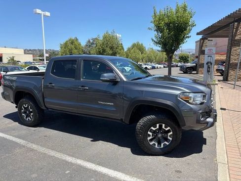 Certified 2023 Toyota Tacoma TRD Off-Road w/ Technology Package AWD/4WD image 4