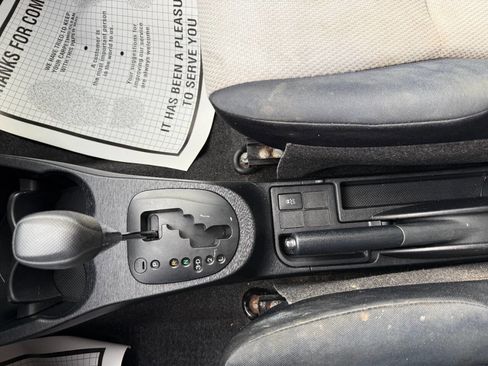 Used 2012 Toyota Yaris LE image 16