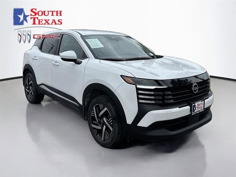 Used 2025 Nissan Kicks SV FWD image 1