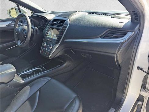 Used 2019 Lincoln MKC Premiere image 19