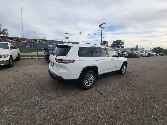 Used 2023 Jeep Grand Cherokee L Laredo AWD/4WD image 13