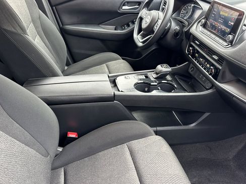Used 2024 Nissan Rogue SV image 16