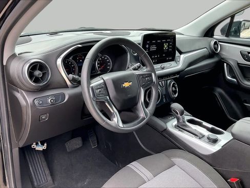 Used 2024 Chevrolet Blazer LT w/ Convenience Package FWD image 17