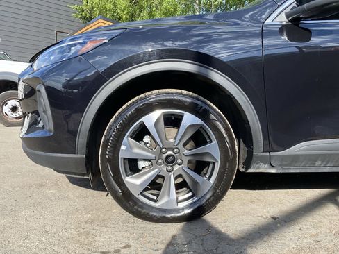 Used 2025 Ford Escape Platinum AWD/4WD image 11