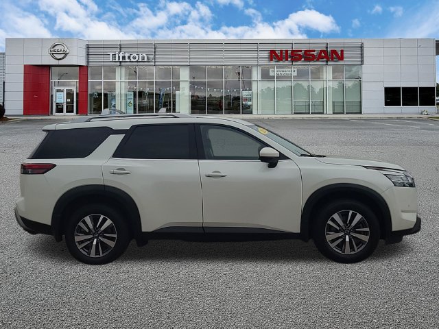 Used 2024 Nissan Pathfinder SL AWD/4WD image 8