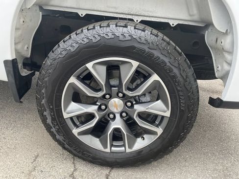 Used 2025 Chevrolet Silverado 1500 LT AWD/4WD image 18