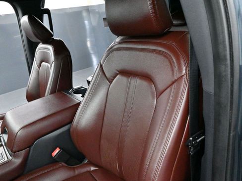 Used 2022 Ford Expedition Limited image 17