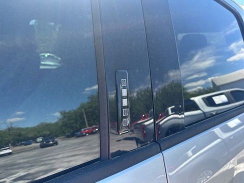 Used 2019 Ford F250 Lariat w/ Lariat Ultimate Package AWD/4WD image 14