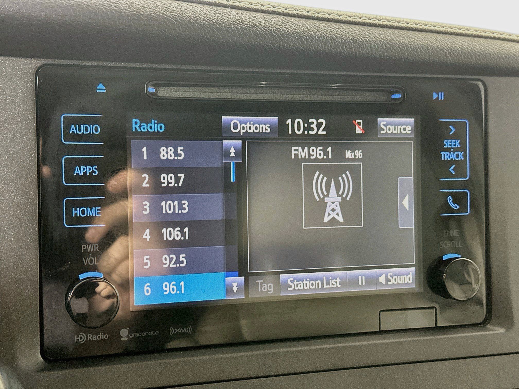 Used 2017 Toyota Sienna XLE Premium FWD image 14
