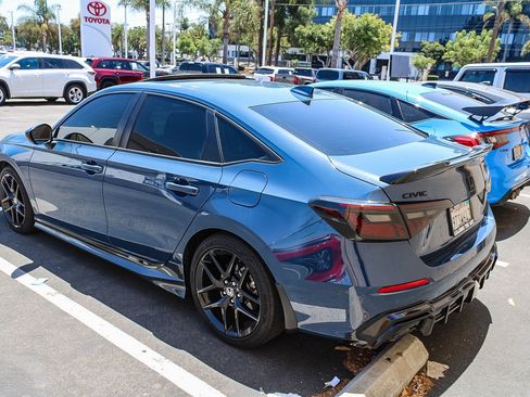 Used 2025 Honda Civic Sport image 8