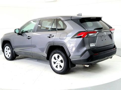 Used 2024 Toyota RAV4 LE AWD/4WD image 4