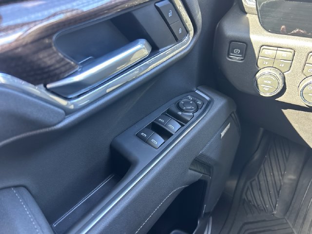 Used 2026 Chevrolet Silverado 1500 LT Trail Boss w/ Convenience Package II AWD/4WD image 12