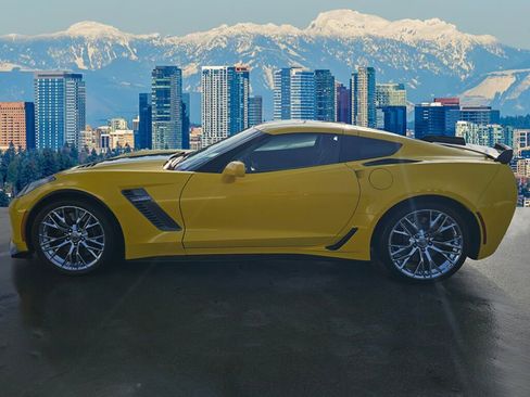 Used 2015 Chevrolet Corvette Z06 w/ 3LZ Preferred Equipment Group image 14