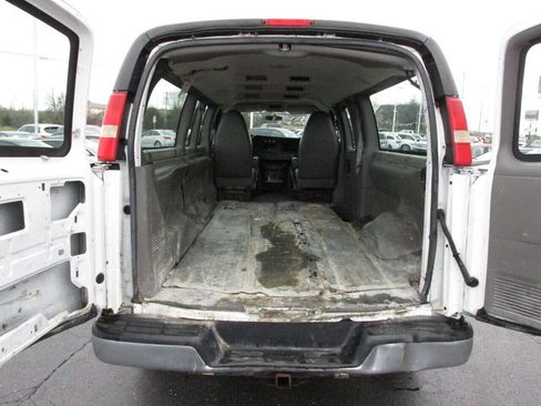Used 2014 Chevrolet Express 2500 Extended RWD image 27