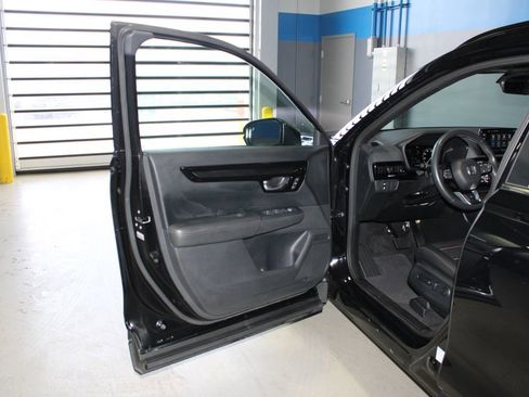 Used 2023 Honda CR-V Sport Touring image 7