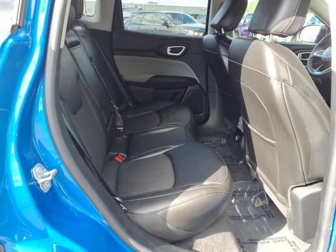 Used 2022 Jeep Compass Latitude AWD/4WD image 17