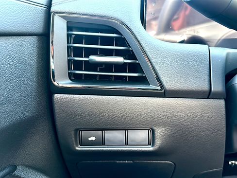 New 2026 Nissan Sentra SR w/ Floor Mat Package image 25