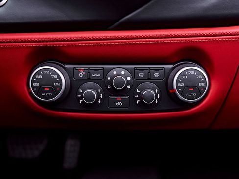 Used 2018 Ferrari 488 Spider RWD image 87