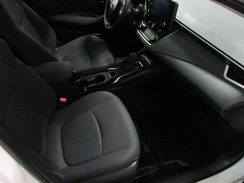 Used 2022 Toyota Corolla LE image 8