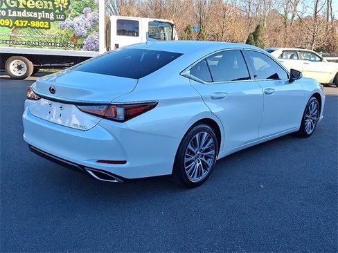 Used 2019 Lexus ES 350 image 9