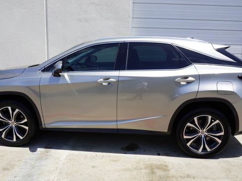 Used 2017 Lexus RX 350 FWD w/ Premium Package image 4
