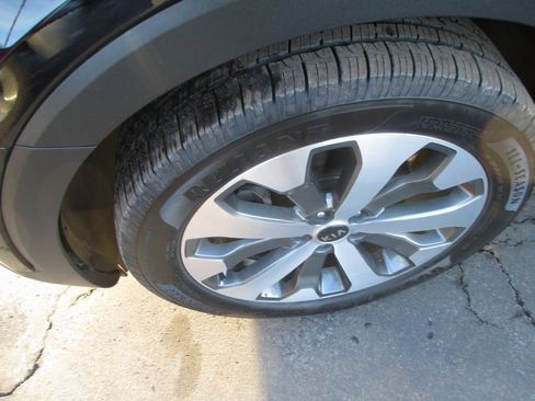 Used 2021 Kia Telluride EX w/ EX Premium Package image 11