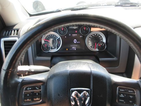 Used 2017 RAM 1500 Big Horn AWD/4WD image 31