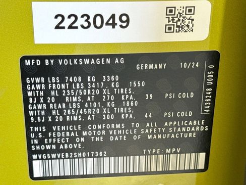 Used 2025 Volkswagen ID. Buzz 1st Edition image 28