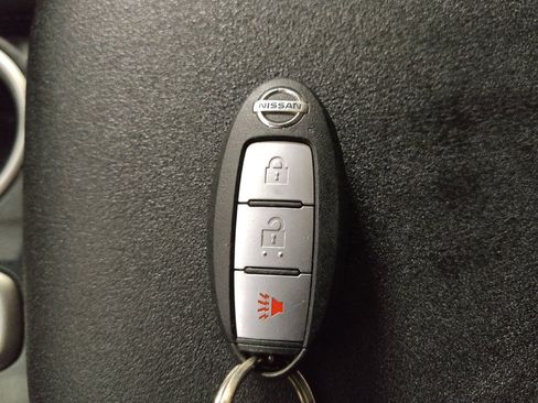 Used 2020 Nissan Pathfinder S FWD image 32