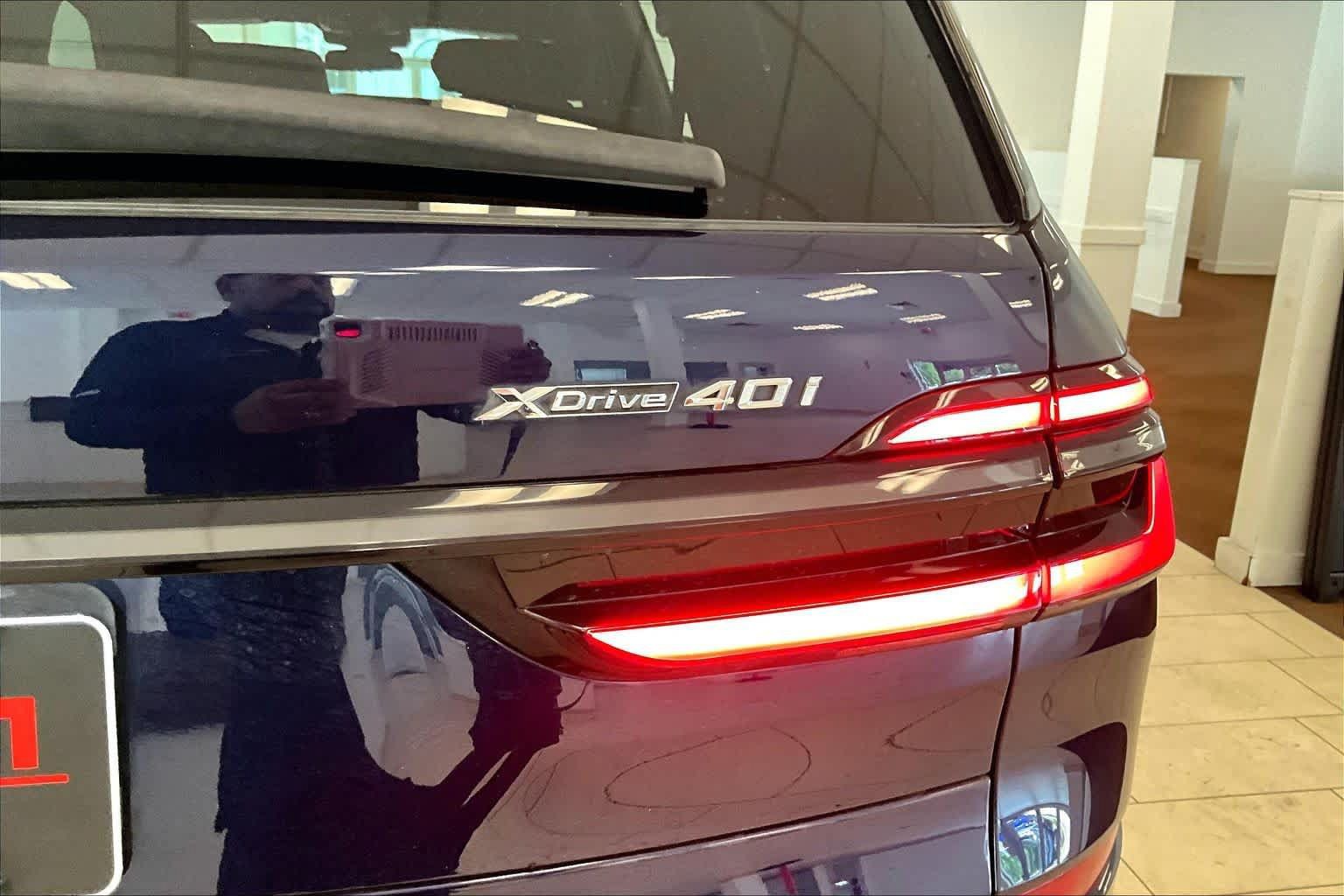 Used 2024 BMW X7 xDrive40i w/ M Sport Package AWD/4WD image 9
