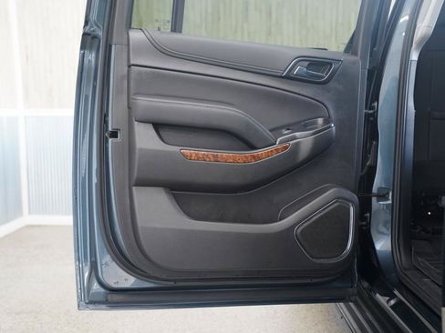 Used 2020 Chevrolet Suburban Premier AWD/4WD image 35