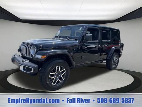 Used 2025 Jeep Wrangler Unlimited Sahara AWD/4WD image 1