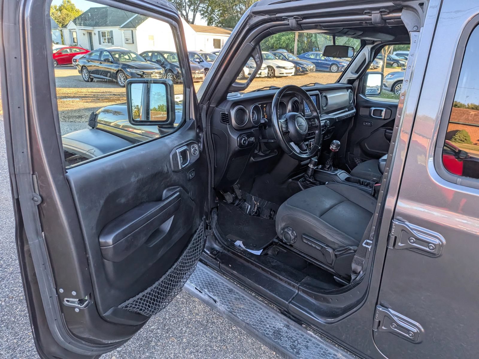 Used 2018 Jeep Wrangler Unlimited Sport S AWD/4WD image 19