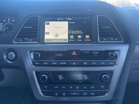 Used 2017 Hyundai Sonata Limited w/ Tech Package 03 image 9