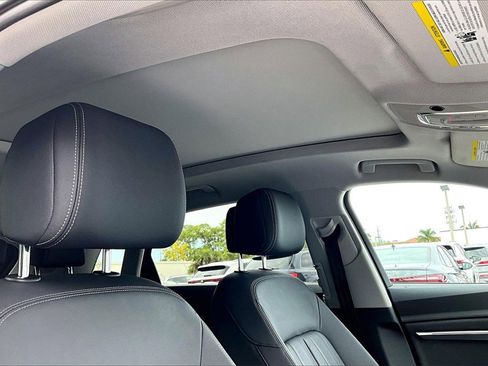 Used 2022 Audi e-tron Premium Plus w/ Premium Plus Package image 22