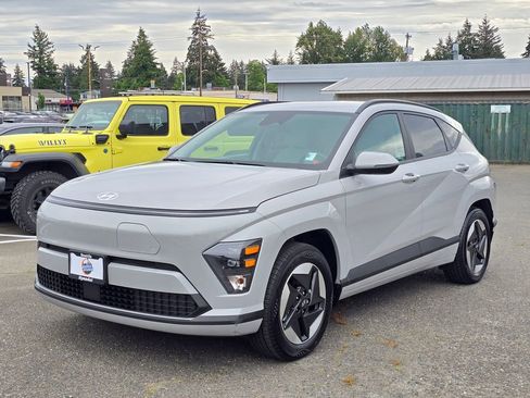 Used 2024 Hyundai Kona SEL FWD image 3