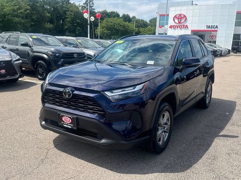 Used 2025 Toyota RAV4 XLE AWD/4WD image 3