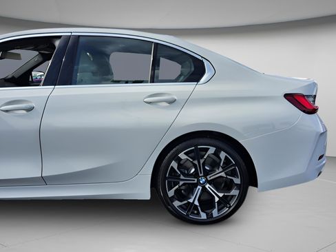 Certified 2025 BMW 330i Sedan w/ Premium Package image 11