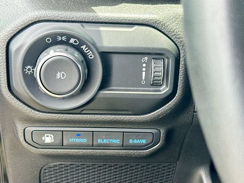 Used 2023 Jeep Wrangler Unlimited w/ Convenience Group AWD/4WD image 11
