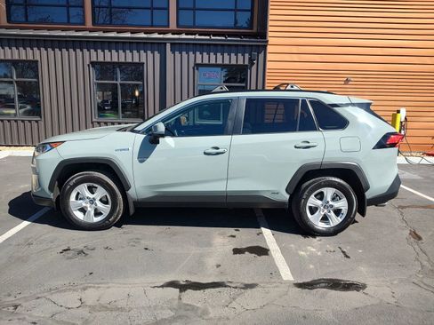 Used 2020 Toyota RAV4 XLE w/ Carpet Mat Package image 2