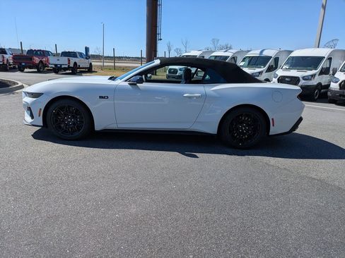 New 2026 Ford Mustang GT Premium w/ GT Performance Package RWD image 7