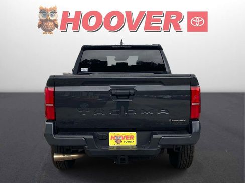 Used 2025 Toyota Tacoma TRD Off-Road AWD/4WD image 3