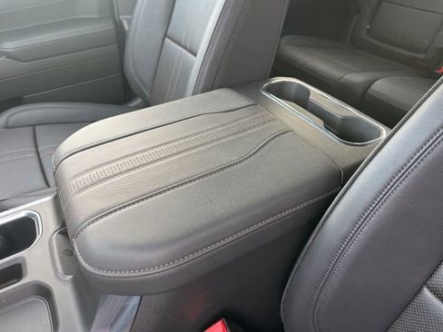 Used 2025 Chevrolet Silverado 1500 High Country image 35