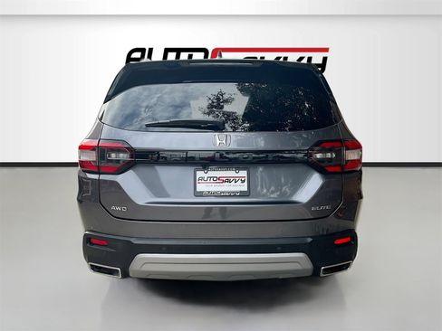 Used 2025 Honda Pilot Elite image 6