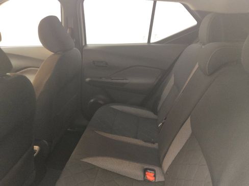 Used 2018 Nissan Kicks S image 18