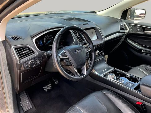 Used 2020 Ford Edge Titanium FWD image 18