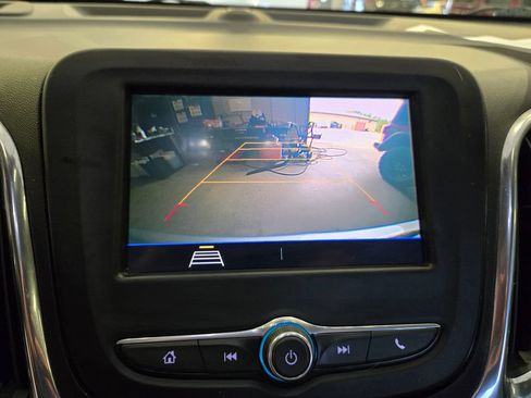 Used 2021 Chevrolet Equinox LS w/ LS Convenience Package FWD image 24